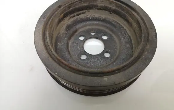 Volkswagen PASSAT B6 Crankshaft pulley 03G105243