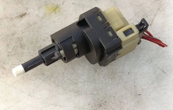 Volkswagen PASSAT B5.5 Brake pedal sensor switch 1K2945511