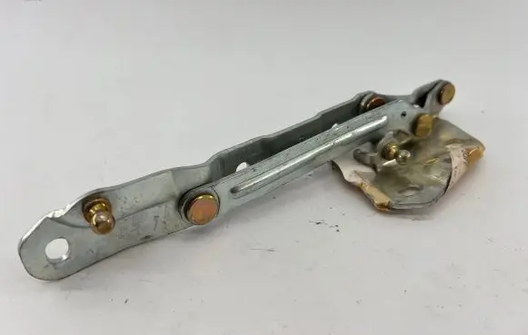 Volkswagen Golf III Tailgate/trunk/boot hinge 1H5827302C MM01160649