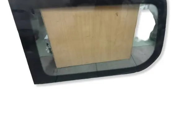 Peugeot Expert Rear side window 43R00048 E000292 DOT24M187AS2