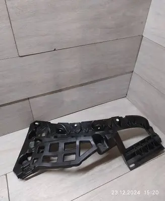 Porsche Macan (95B) Bumper support mounting bracket corner 95B807454H