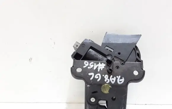 Audi A8 S8 D3 4E Tailgate/trunk/boot lock/catch/latch 4F5827505