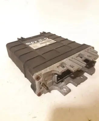 Volkswagen Golf III Engine control unit/module 028906021C