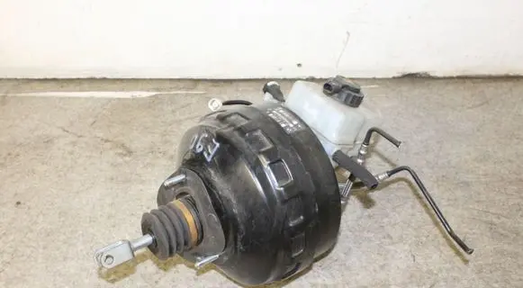 BMW 3 E90 E91 Brake booster 6778818
