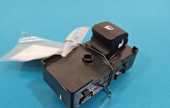 Hyundai Elantra VII Electric window control switch 93581AA000 IMPRK1565945