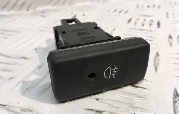 Ford Maverick Windscreen/window heater switch 065251