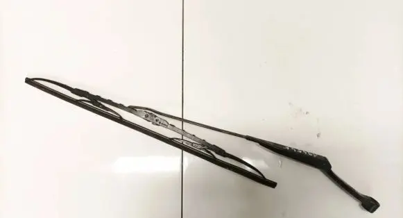 Audi 80 90 S2 B4 Front wiper blade arm