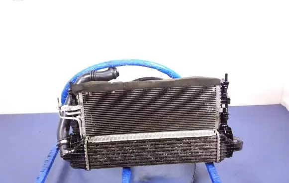 Ford C-MAX I Coolant radiator 3M5H-8C607-UG