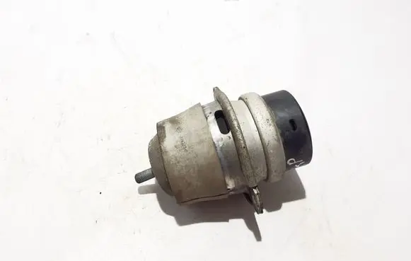 Engine mount bracket