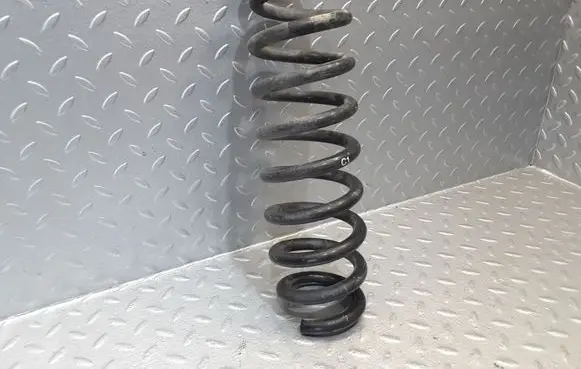 BMW 1 E81 E87 Rear coil spring 6767336 33536767336