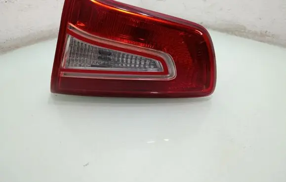 Tailgate rear/tail lights