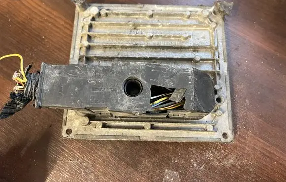 Ford Fusion Engine control unit/module 2s6a12a650se 2s6a-12a650-se