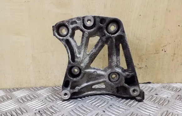 Opel Antara A/C compressor mount bracket 96868422