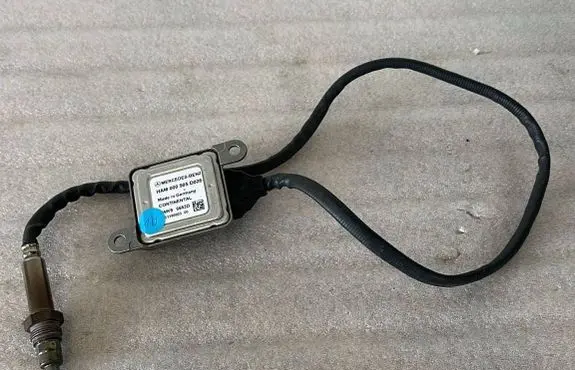 Mercedes-Benz Sprinter W906 Lambda probe sensor A000905D026