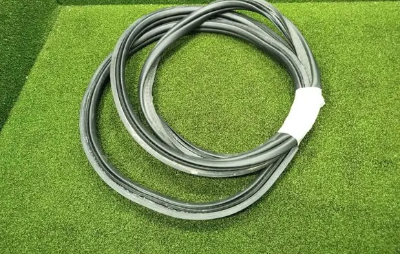 Peugeot 3008 II Loading door rubber seal (on body) 