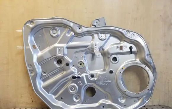 KIA Sorento Front window lifting mechanism without motor