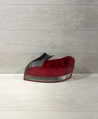 BMW 1 E82 E88 Rear/tail lights 6924520 0102647 2VP00961502