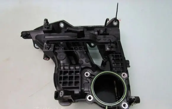 Nissan X-Trail T33 Intake manifold