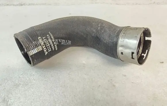 Volvo XC60 Intercooler hose/pipe 32222071