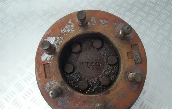 Iveco Daily 1st gen Front wheel hub spindle knuckle 