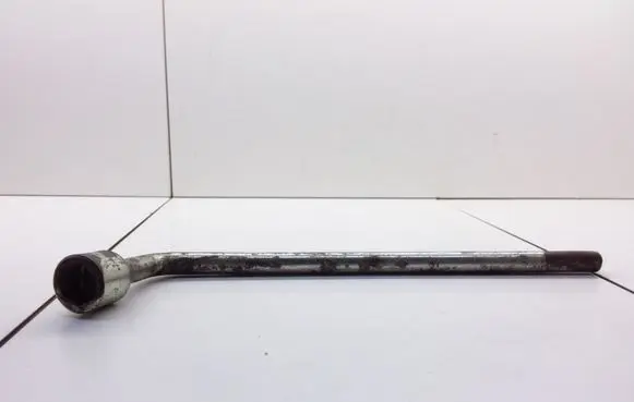 Opel Astra G Wheel nut wrench 