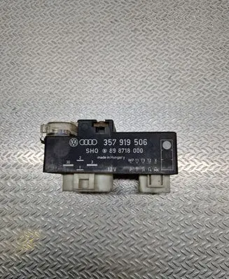 Volkswagen PASSAT B7 Coolant fan relay 357919506 898718000