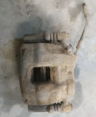 Volkswagen Amarok Front brake caliper 2H0615106C