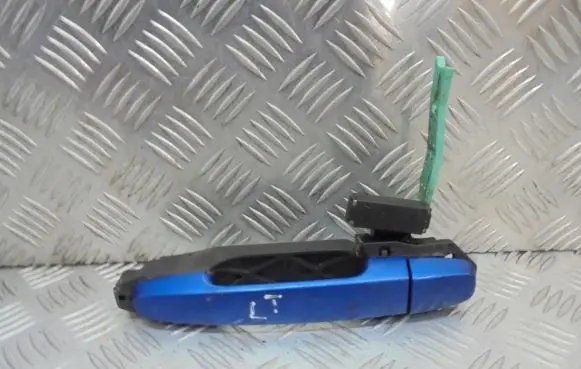 Toyota Corolla Verso E121 Rear door handle trim 
