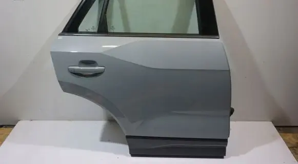 Audi Q2 - Rear door 