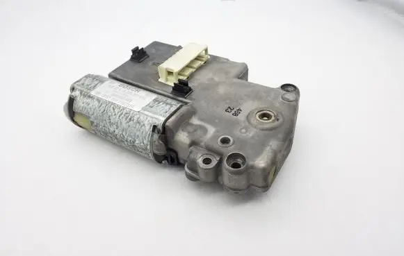 Volkswagen PASSAT B4 Sunroof motor/actuator 3A0959731B 0390201614 800696560