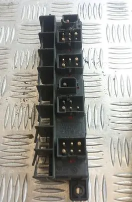 Audi A4 S4 B5 8D Fuse module 4a0941822