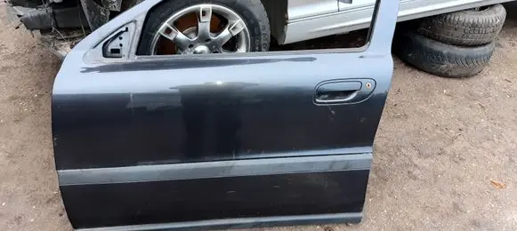 Volvo V70 Front door