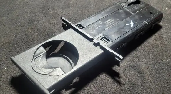 Cup holder front