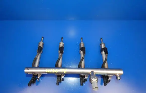 Volvo XC90 Fuel main line pipe 31336652 9D171109 4D15337