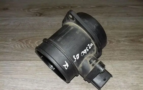 Volvo S60 Mass air flow meter 0280218088 8670115