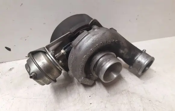 Audi A4 S4 B7 8E 8H Turbo 059145701S