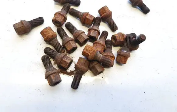 Opel Astra G Nuts/bolts 