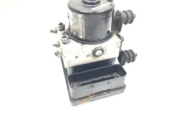 Volkswagen Golf V ABS Pump 1K0907379AC 1K0614517AE