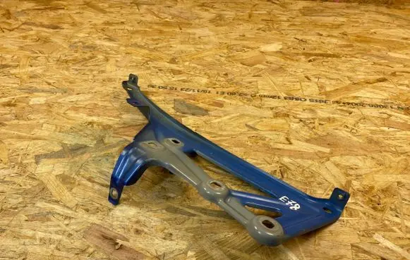 BMW X1 F48 F49 Fender mounting bracket 7329448