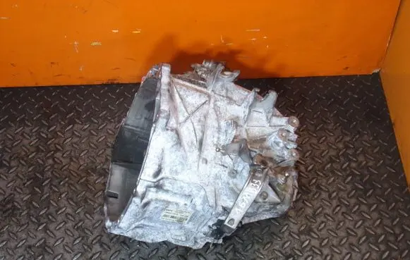 BMW 2 F45 Manual 6 speed gearbox 8671637 16MB33