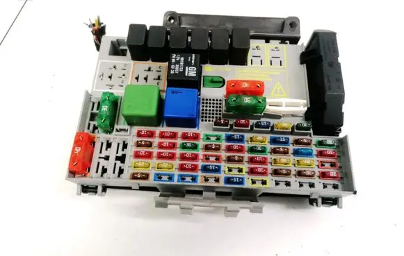 Opel Zafira A Fuse box set 24431677 90191753