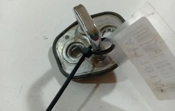 Peugeot 407 Rear door lock loop/hook striker 