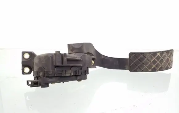 Volkswagen PASSAT B5 Accelerator throttle pedal 8D1721523 6PV00777007