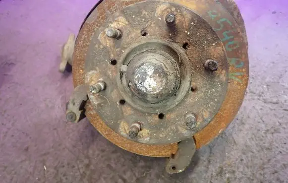 KIA K2700 King Cab Front wheel hub spindle knuckle