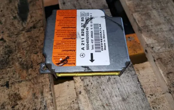 Mercedes-Benz E W211 Airbag control unit/module A2118205785