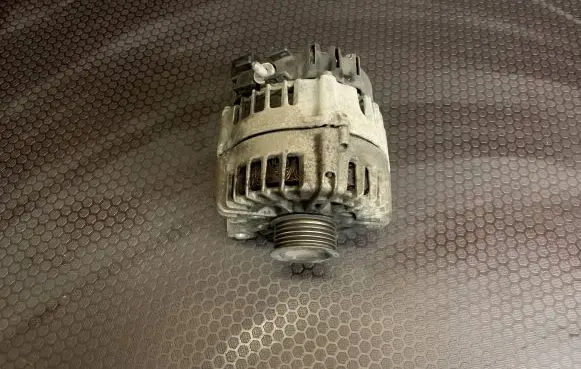 BMW X1 E84 Generator/alternator FG18S019 7802261 410008715