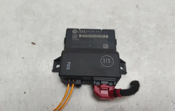 Audi Q3 8U Gateway control module 8U0907468Q 8U0907468G