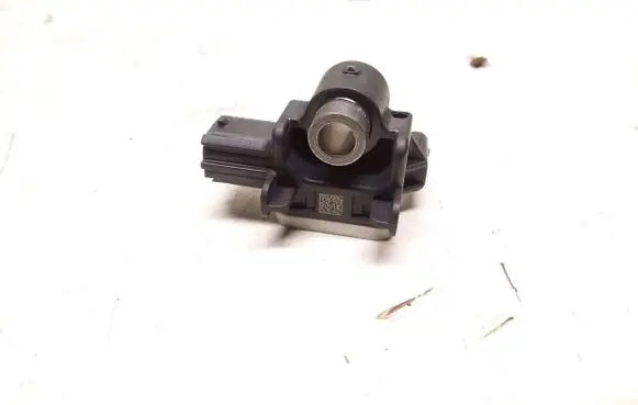 Nissan Juke I F15 Airbag deployment crash/impact sensor 988301EA0A
