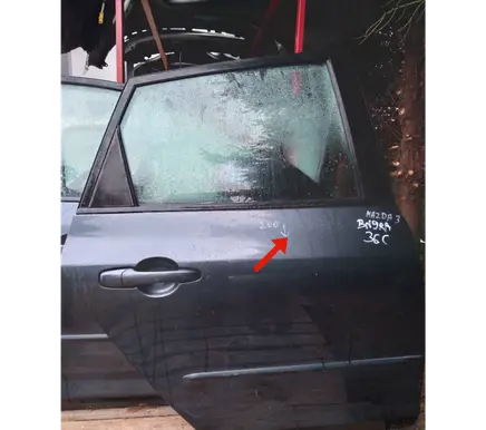 Mazda 3 I Rear door