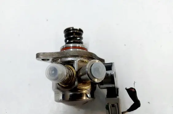 Volvo XC40 Fuel injection high pressure pump 32363034
